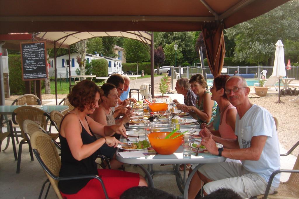 Camping De La Bonnette Caylus Екстер'єр фото